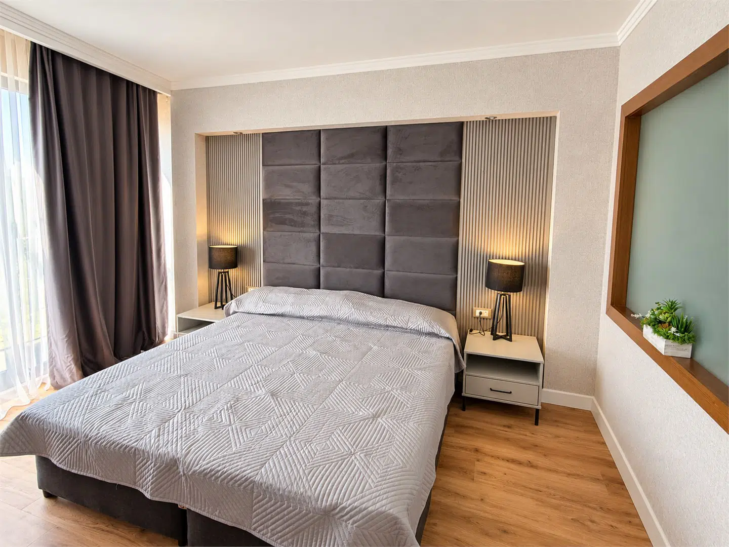 Делукс апартамент в Sandy Bay Hotel